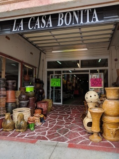 La Casa Bonita in Omaha, NE / Best Pottery Shop in Omaha, NE. We recommend La Casa Bonita for all your Home Decorations and Accessories | 10 Minutes drive from our Hotel Casino