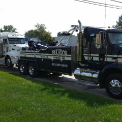 Bud's Towing